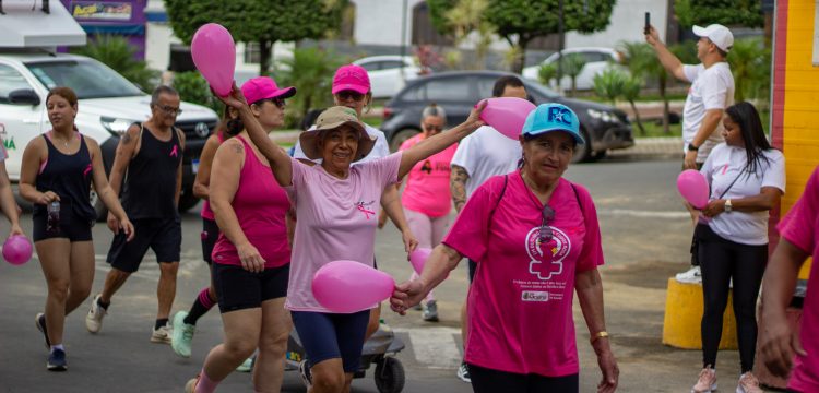 SAÚDE NA PRAÇA TEM EDIÇÃO ESPECIAL DO OUTUBRO ROSA COM CORRIDA, CAMINHADA E DIA D DE MULTIVACINAÇÃO